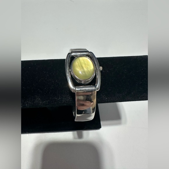 Aviva collection vintage watch that rotates/flips into a stone bracelet - Picture 5 of 10